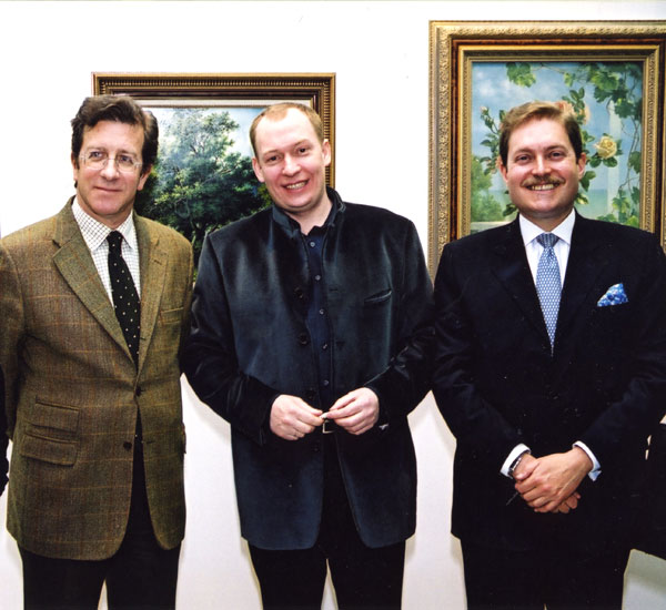 The ambassador of Spain and Spanish culture attache at the Michael Satarov Exhibition in 2002